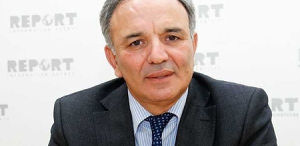 Əflatun Amaşov mənzil məsələsindən yazdı - "Səbrlə o günü gözləyək"