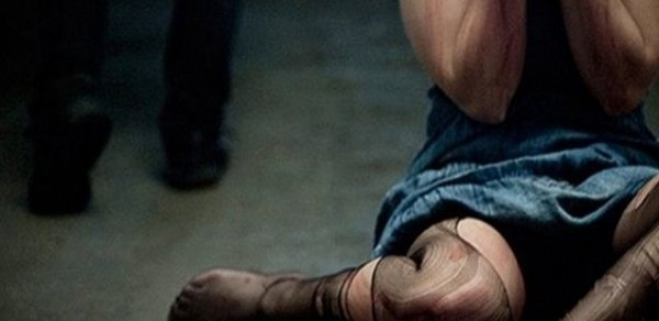 Azərbaycanlı qadına ögey oğlu təcavüz etdi
