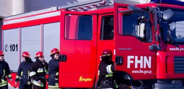 "Akkord-Tekstil"də yanğın: FHN-in polkovnik-leytenantı xəsarət aldıb