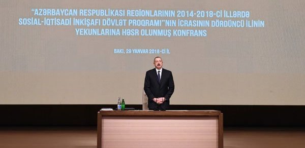 İlham Əliyev məmurları topladı