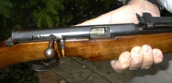 Azərbaycanda 25 yaşlı oğlan ad günündə özünü güllələdi