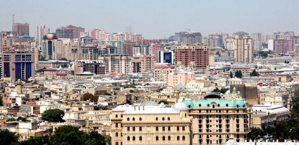 Azərbaycanda sərbəst toplaşmaq üçün müəyyən edilmiş açıq və qapalı yerlərin SİYAHISI