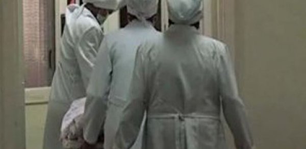Şamaxıda 4 yaşlı uşaq qaynar su ilə dolu vedrəyə düşdü