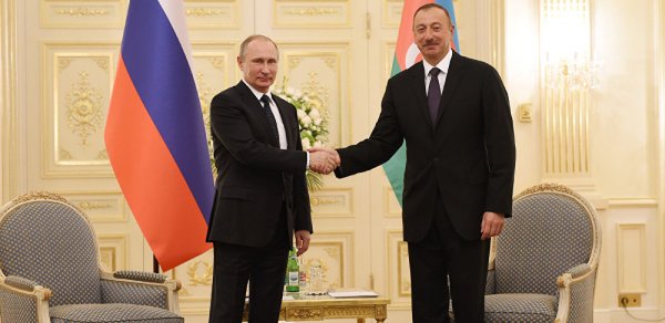 İlham Əliyev Putini təbrik etdi