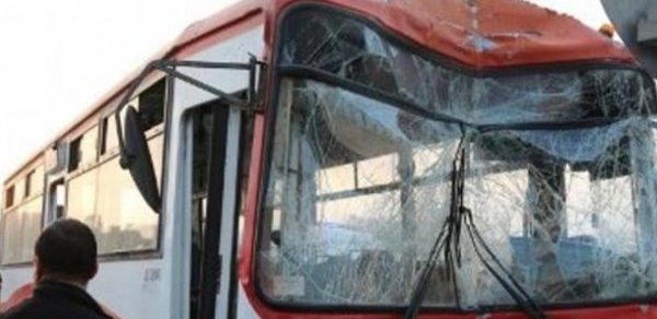 Bakıda sərnişin avtobusu qəzaya düşüb: yaralananlar var