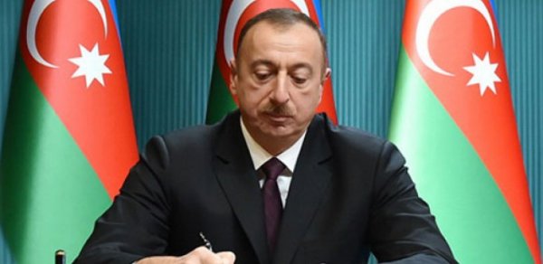 İlham Əliyev müşavirə keçirir