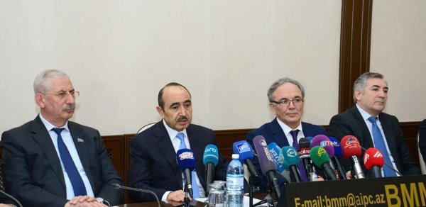 Mətbuat Şurası sosial şəbəkələrlə bağlı tədbir keçirib