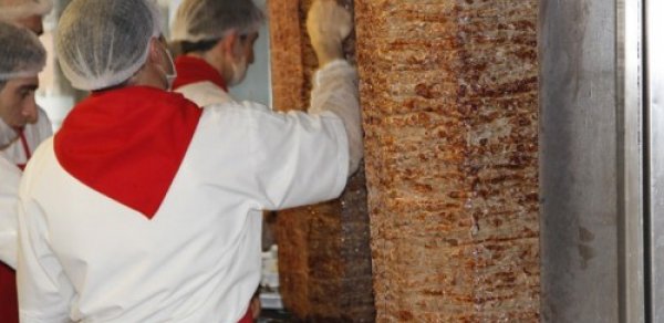 Azərbaycandakı dönərxanalarla bağlı şok açıqlama - “Ölmüş insan əti vururlar”