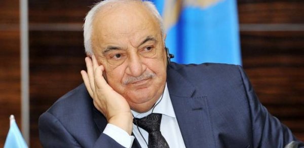 Abid Şərifovdan Bayraq meydanından çıxarılan bayraqla bağlı - Açıqlama