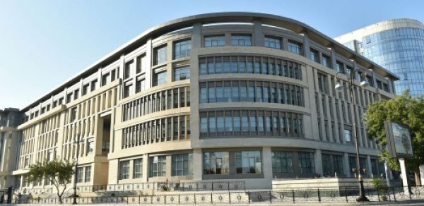 Bakıda məşhur məktəbin direktoruna töhmət verildi