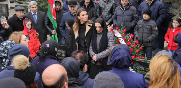 Qənirə Paşayeva şəhidlərimiz Raquf Orucov və Murad Məmmədovun anım tədbirində çıxış edib