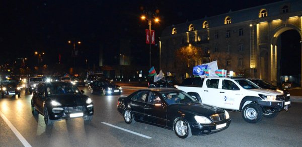 Paytaxtda 100-ə yaxın “offroad” avtomobili ilə yürüş - FOTOLAR