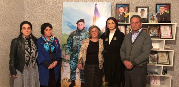 Qənirə Paşayeva Xaçmaz və Neftçalada Aprel döyüşlərinin şəhidlərinin ailələrini ziyarət etdi