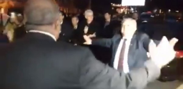 Hadi Rəcəbli prezidentin qələbə konsertində hər kəsin içində belə oynadı - VİDEO