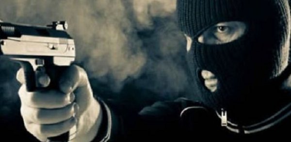 Bakıda film kimi olay: "Tapança" ilə "zapravka"ya girib, pulları apardılar - VİDEO