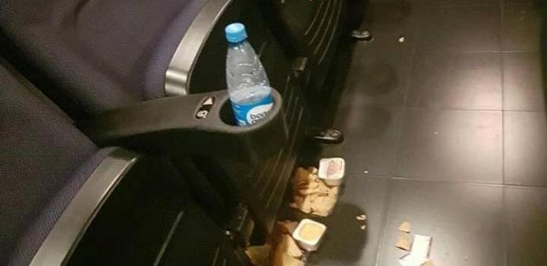 Bakıda məşhur kinoteatrda biabırçı görüntü - Bunu kim edib? (FOTO)