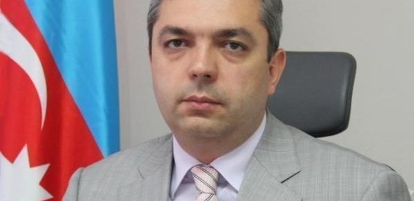 Ramiz Mehdiyev Samir Nuriyevi kollektivə təqdim etdi