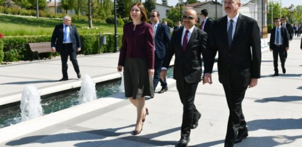 SİYASƏT