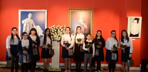 Nəsimi rayonunda  rəsm sərgisinin açılışı olub