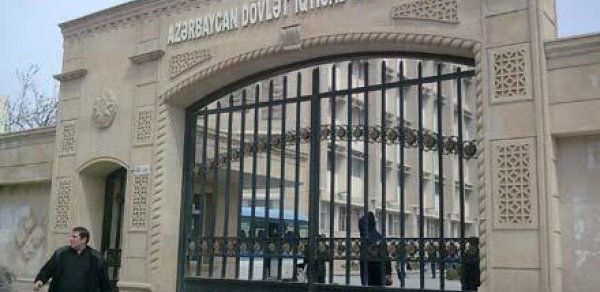 İqtisad Universitetində dərslər dayandırıldı