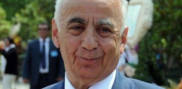 Abutalıbov kabinetini boşaltdı - Mer postuna kim gətirilir?