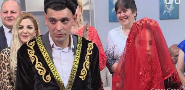 Efirdə vağzalı çalındı – Bəy və gəlin studiyada – VİDEO