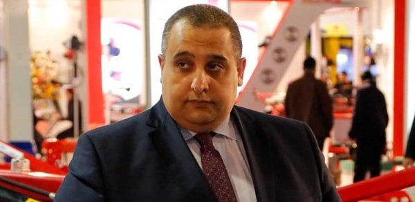 Yeni nazir sədri işdən çıxartdı