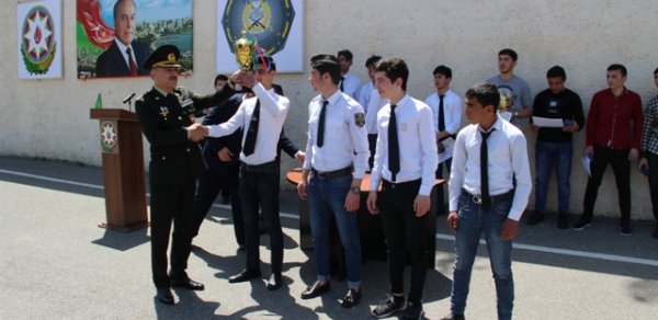 Sürücü müdavimləri arasında avtomobil sürmə və kiçik çaplı odlu silahdan güllə atıcılığı yarışı keçirilib