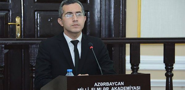 "Təhsil Naziri qərar verməkdə tələsdi” - Ekspert müəllimin işdən çıxarılmasına etiraz etdi 