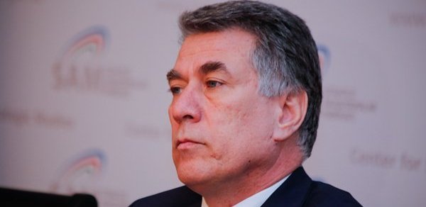 Ziyafət Əsgərov parlament jurnalistlərini tənqid etdi: "Kiçik bir insident olan kimi yazırlar"