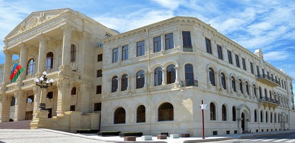 Baş Prokurorluq: Deputata xəsarət yetirən şəxsin Ukraynaya ekstradisiyasına baxılır