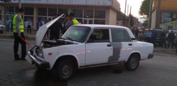 Avtomobil motosikletlə toqquşdu - Xəsarət alanlar var