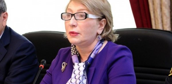 Deputatdan imkansız ailələrə sərt sözlər: “Dövlət sifariş vermişdi ki, üç uşaq dünyaya gətirəsən?”