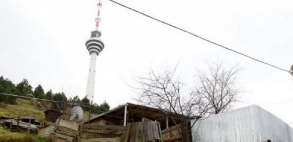 Bayılda 2 ev tamamilə dağıldı - 20 ev təhlükədədir