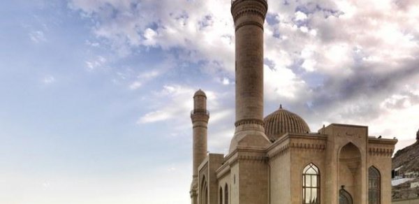 Ramazanın ilk günü üçün dua, imsak və iftar vaxtı
