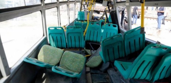 Mingəçevirdə marşrut avtobusu traktorla toqquşub, yaralananlar var