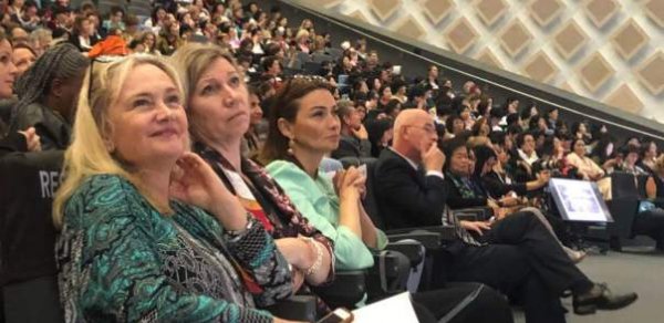 Qənirə Paşayeva Avstraliyada köçkün qadınlardan danışıb