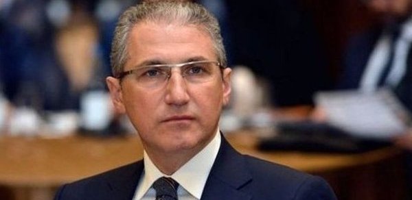 Nazir aparat rəhbərini işdən azad etdi