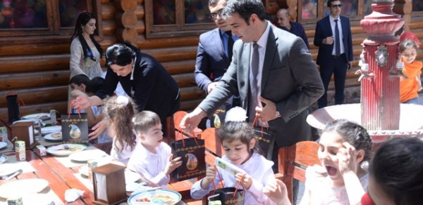 Nəsimi rayon İcra Hakimiyyəti uşaqlar üçün bayram tədbiri keçirdi - Fotolar