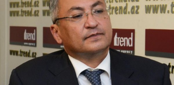 Rövşən Rzayev Aparat rəhbərinin müavinini işdən çıxardı