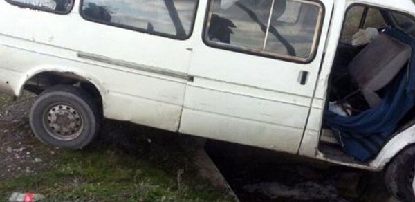 Şamaxıda sərnişin mikroavtobusu aşdı: 10-dan çox yaralı var
