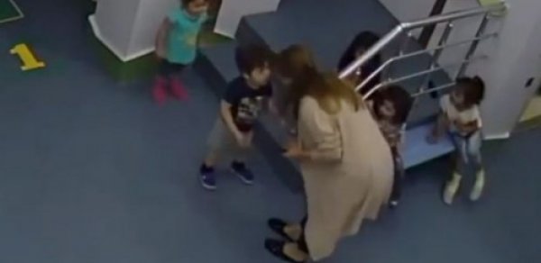 Uşaqların döyüldüyü bağçanın müdiri polisə aparıldı