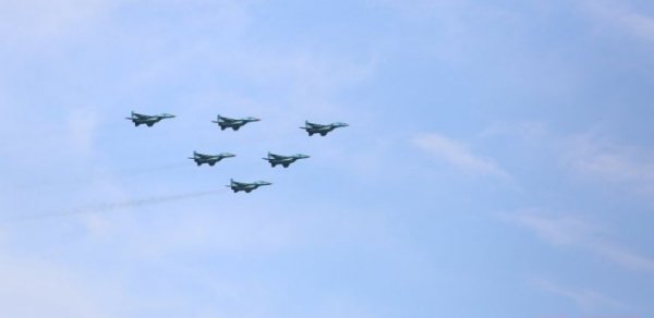 Hərbi Hava Qüvvələri parada hazırlıq uçuşları keçirir