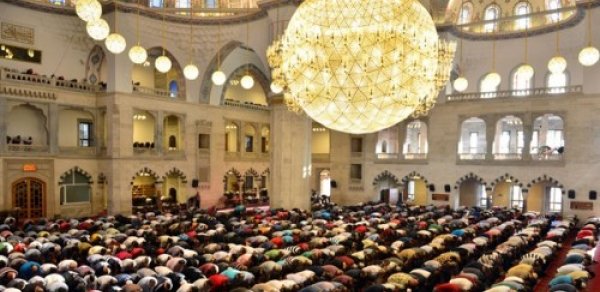 Sabah Azərbaycanda bayram namazı qılınacaq