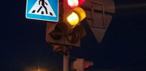Azərbaycanda 8 yaşlı qızı avtomobil vurub