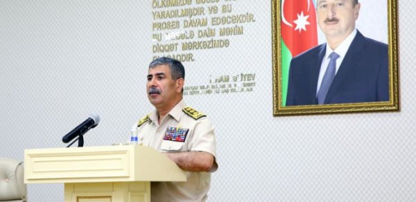 Zakir Həsənov komandanlara tapşırıq verdi: Ordu hər an hazır olmalıdır!