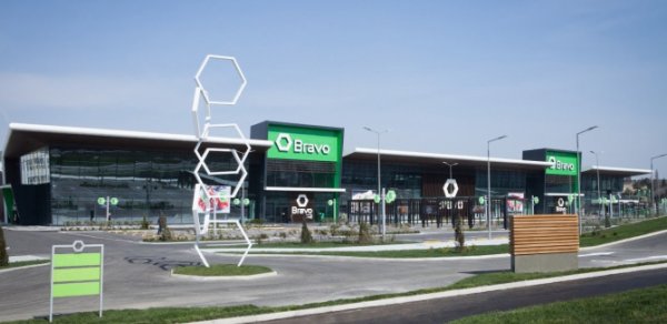 "Bravo" marketdə döyülən şəxs rəhbər işçidir - Əlbəyaxa davanın təfərrüatları