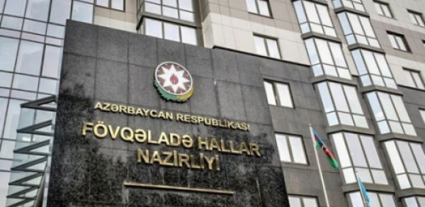 Yaşayış binasında yanğın zamanı 25 nəfər təxliyə olunub - RƏSMİ