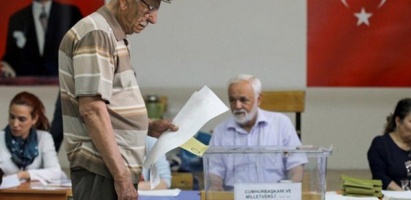 Ərdoğan Türkiyədə keçirilən prezident seçkilərində liderlik edir