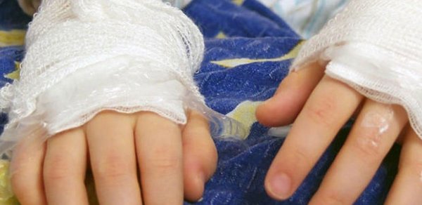 Şabranda körpə qaynar suya düşərək ölüb